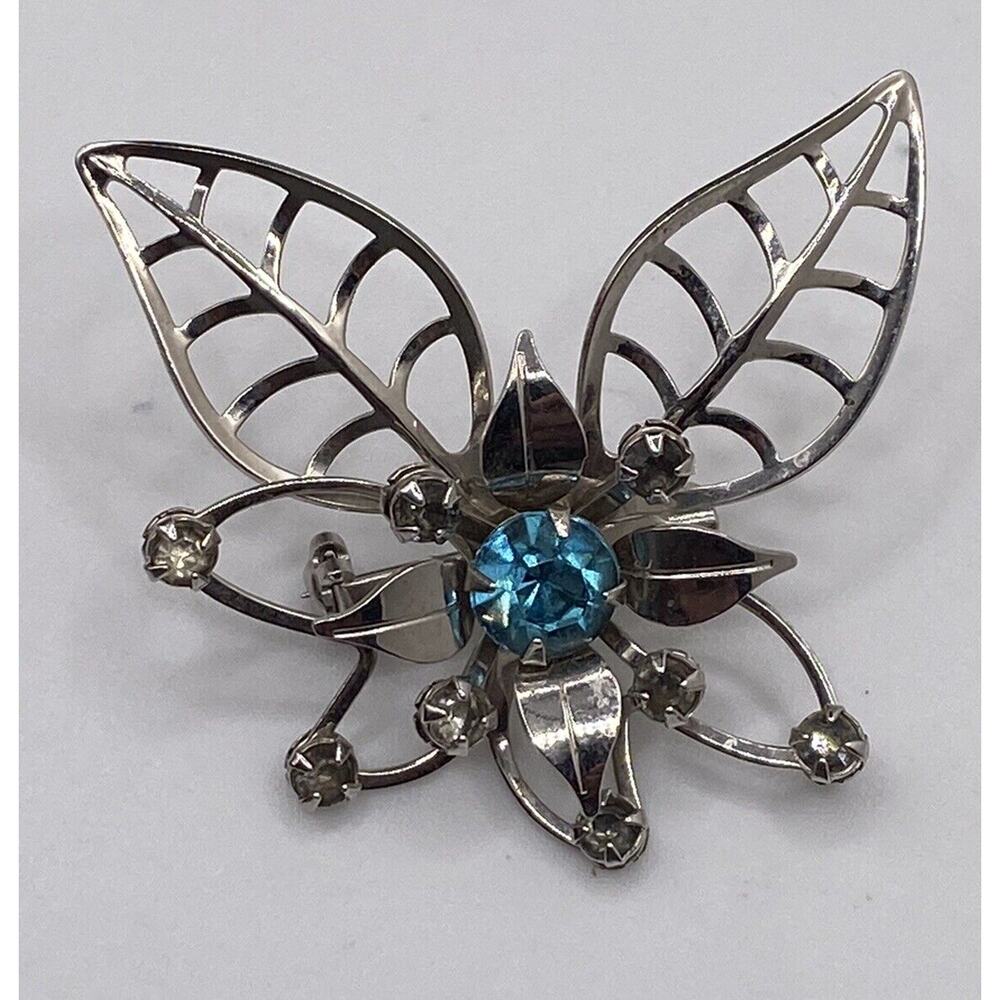 Vintage BN BUGBEE & NILES Clear Blue Crystal Center Flower & Leaf Brooch